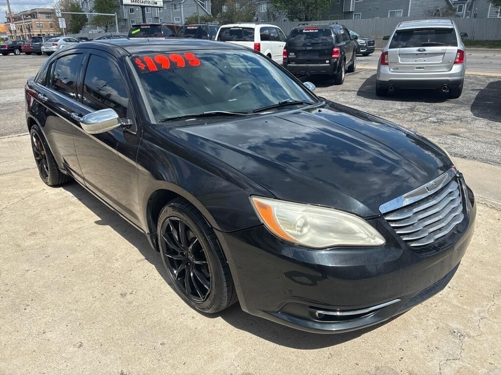 2011 CHRYSLER 200