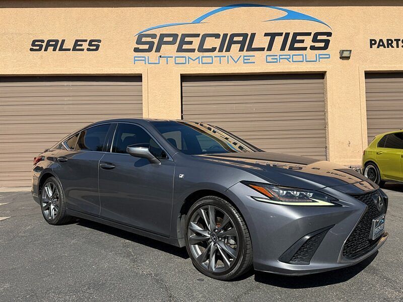 2019 LEXUS ES