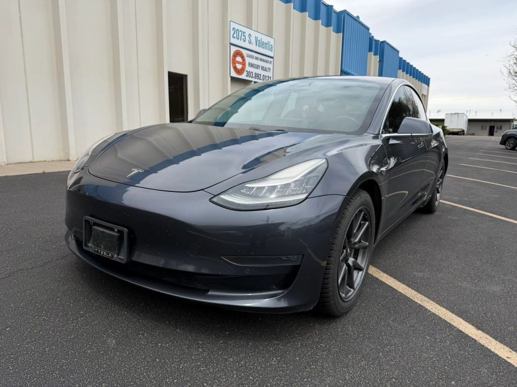 2018 TESLA Model 3