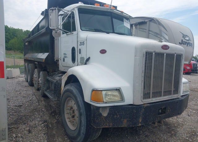 2002 PETERBILT 385