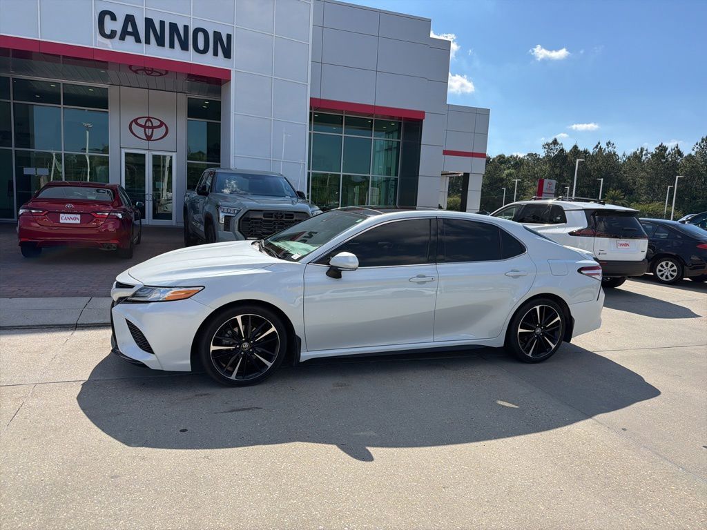 2020 TOYOTA Camry