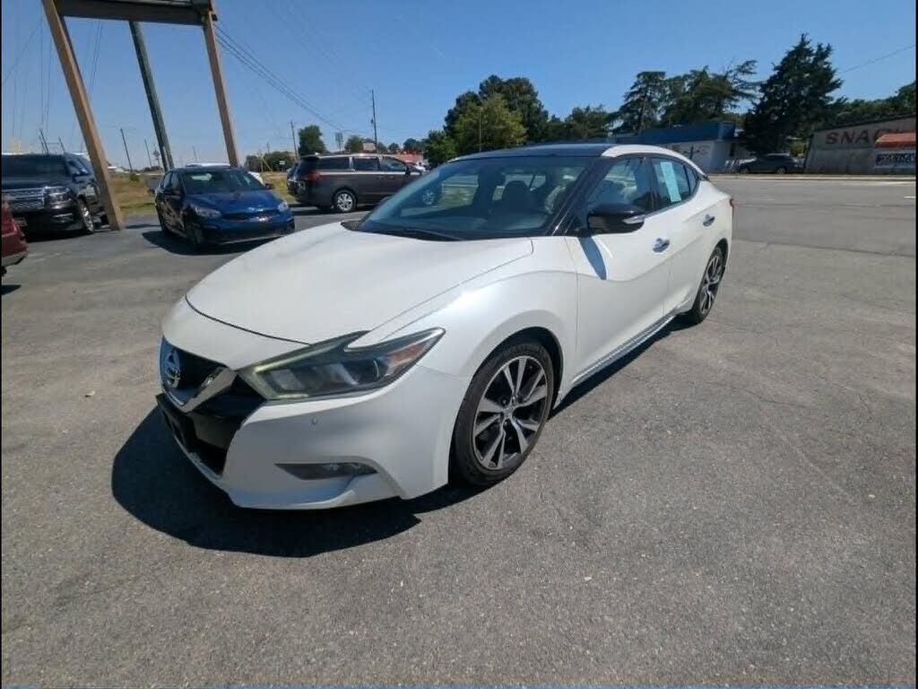 2017 NISSAN Maxima