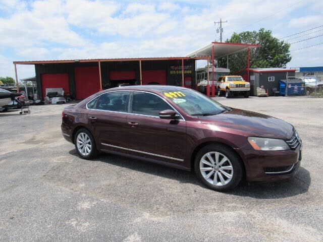 2013 VOLKSWAGEN Passat