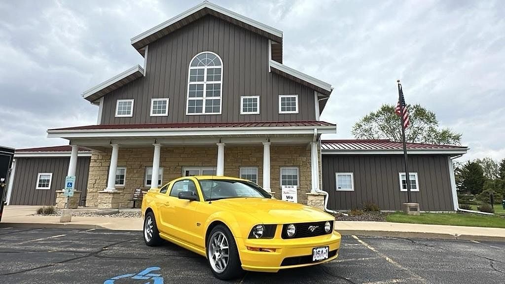 2005 FORD Mustang