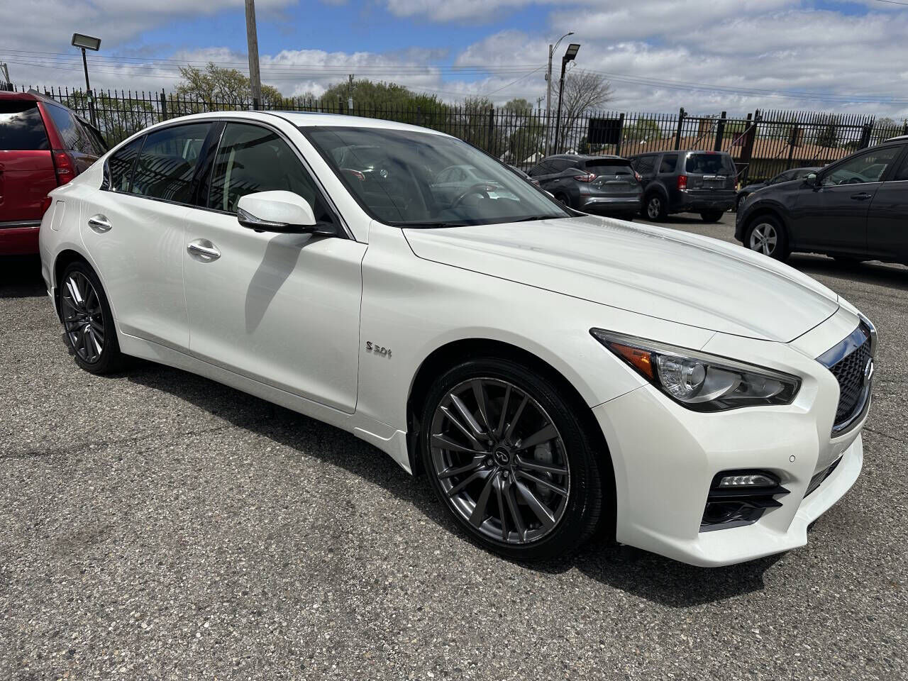 2016 INFINITI Q50