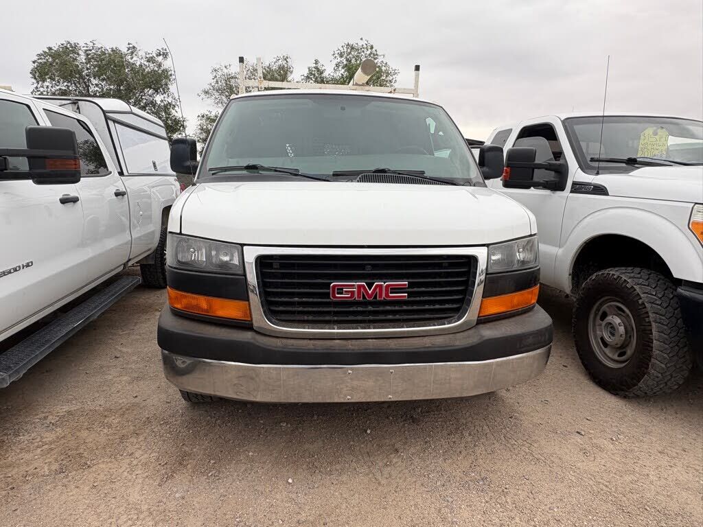 2016 GMC Savana