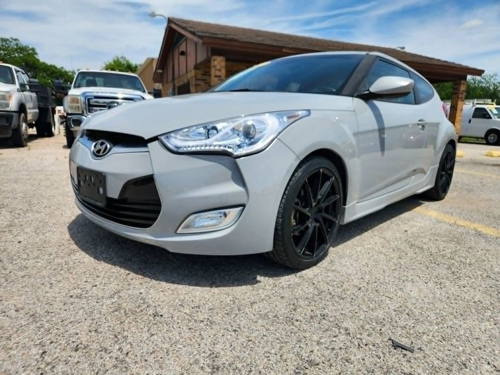 2013 HYUNDAI Veloster