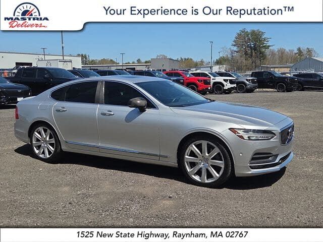 2017 VOLVO S90
