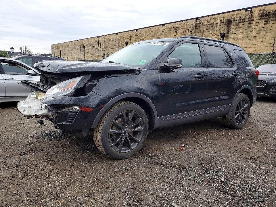 2018 FORD Explorer