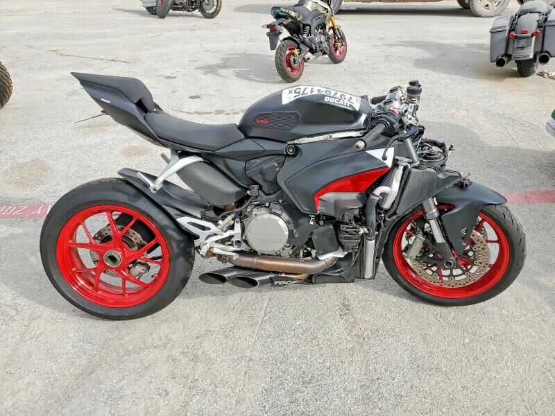 2021 DUCATI Superbike