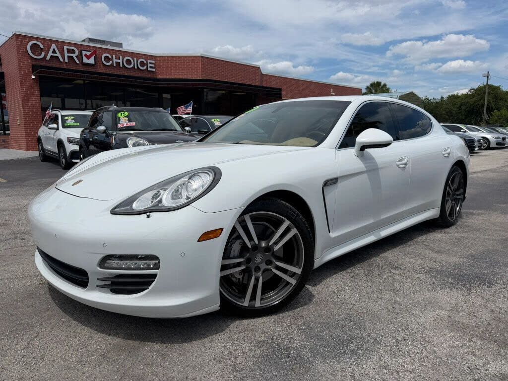 2013 PORSCHE Panamera