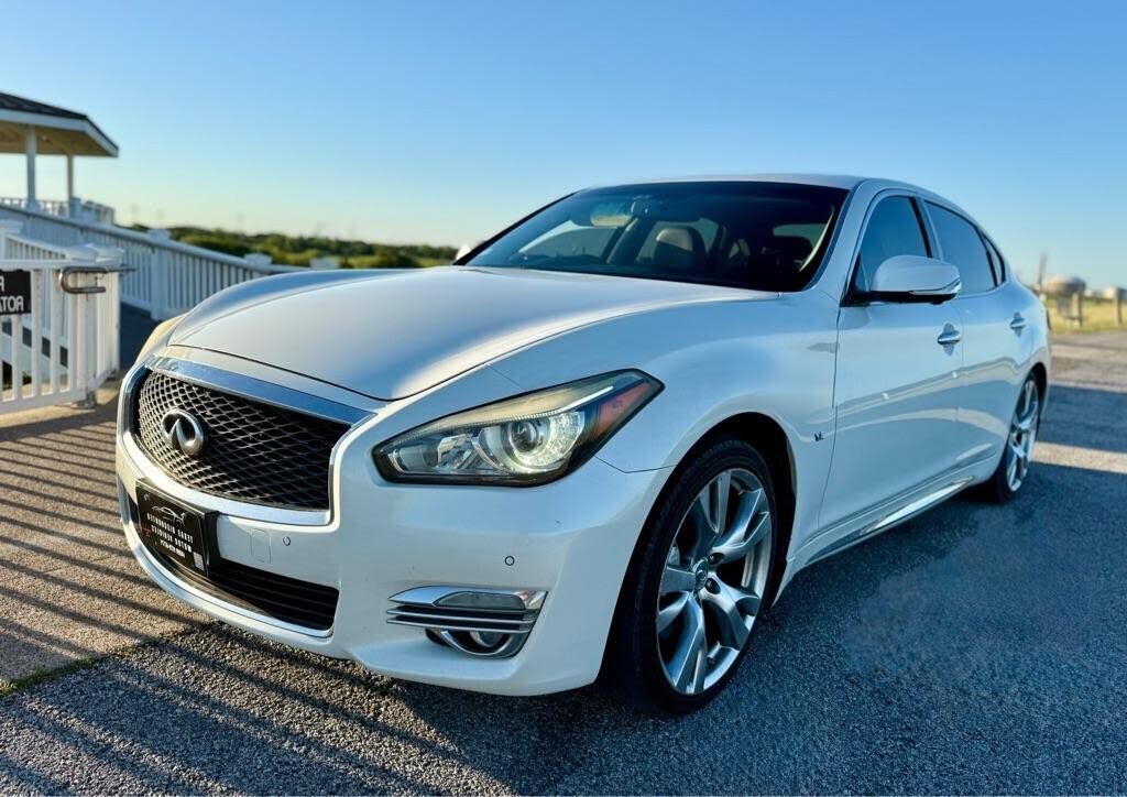 2017 INFINITI Q70L