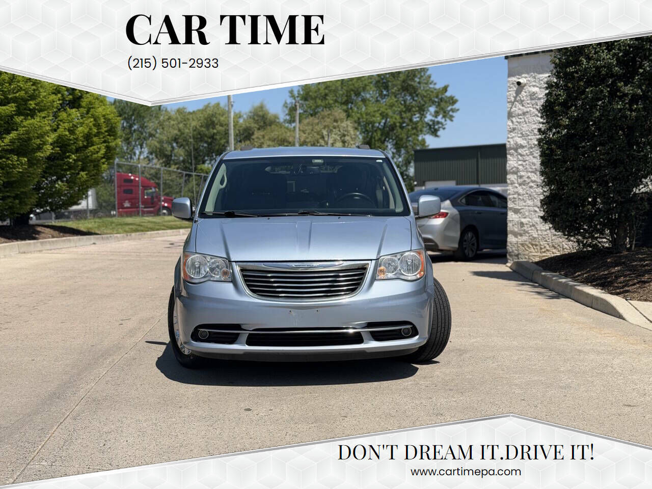 2013 CHRYSLER Town and Country
