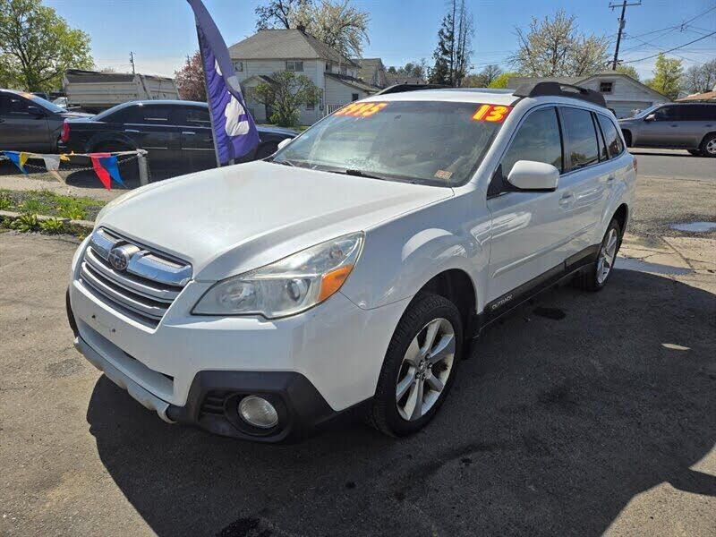 2013 SUBARU Outback