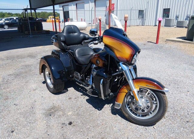 2024 HARLEY DAVIDSON FLHTCUTG / Tri Glide Ultra
