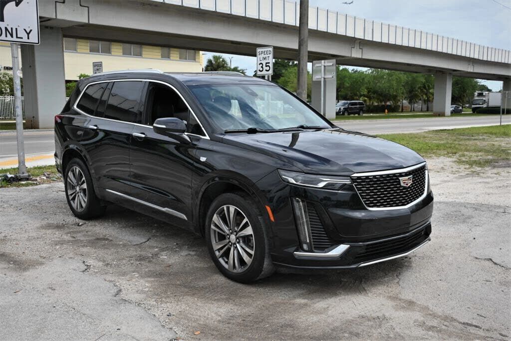 2021 CADILLAC XT6