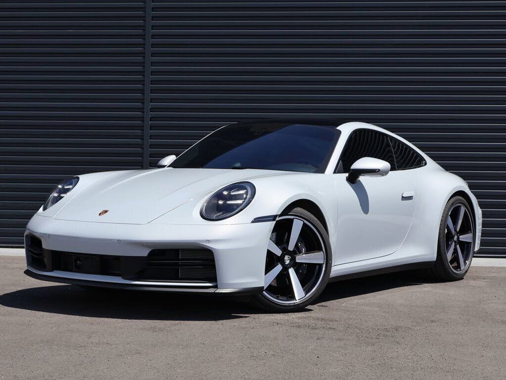 2025 PORSCHE 911
