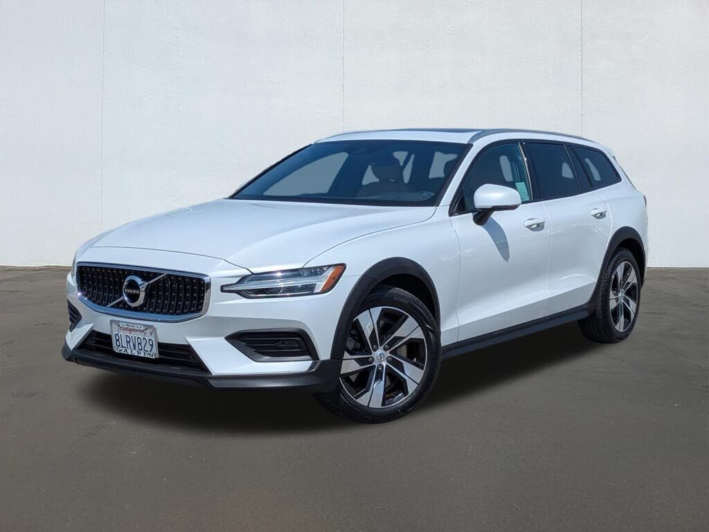 2020 VOLVO V60CC