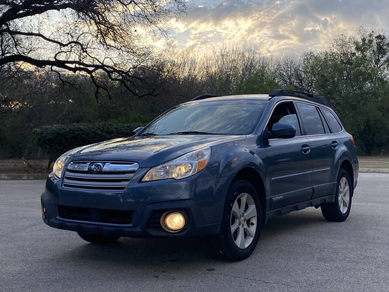 2013 SUBARU Outback