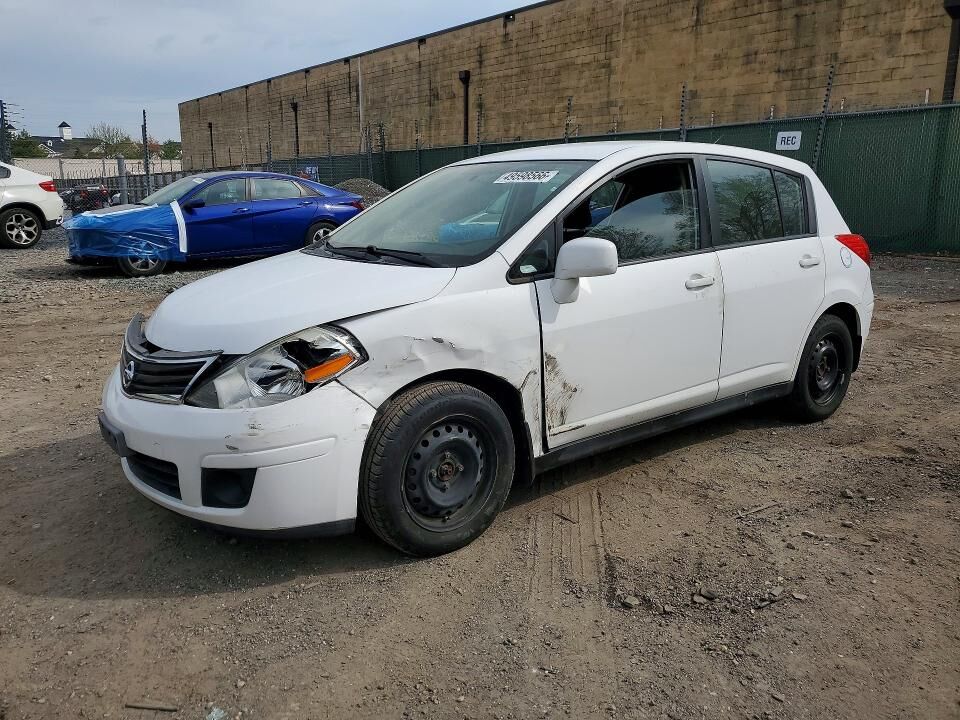 2011 NISSAN Versa