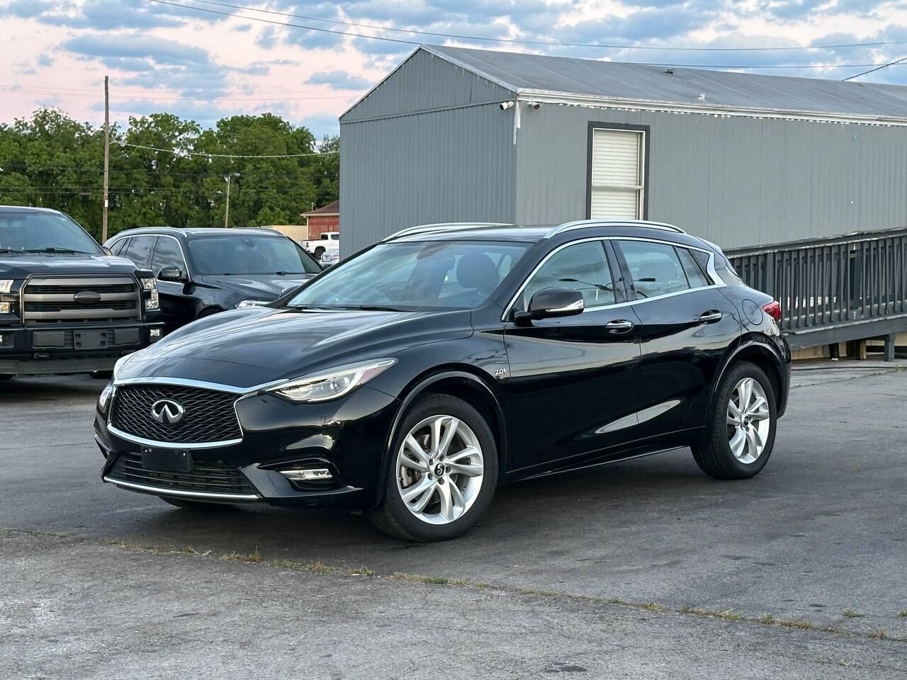 2017 INFINITI QX30