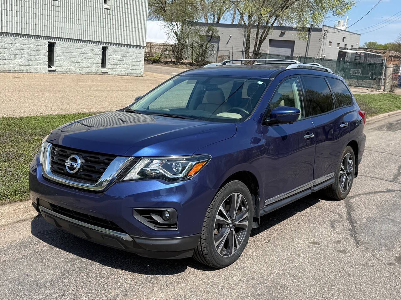 2020 NISSAN Pathfinder
