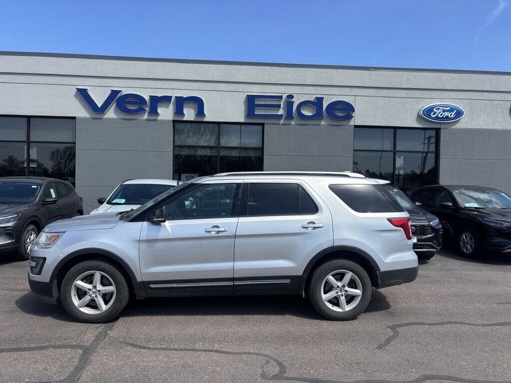2016 FORD Explorer