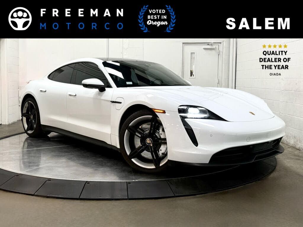 2022 PORSCHE Taycan
