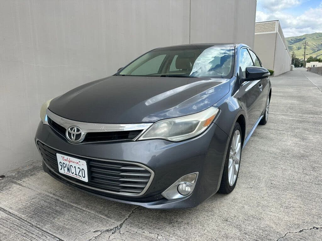 2013 TOYOTA Avalon