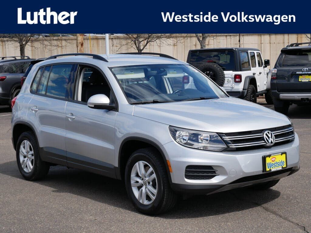 2017 VOLKSWAGEN Tiguan