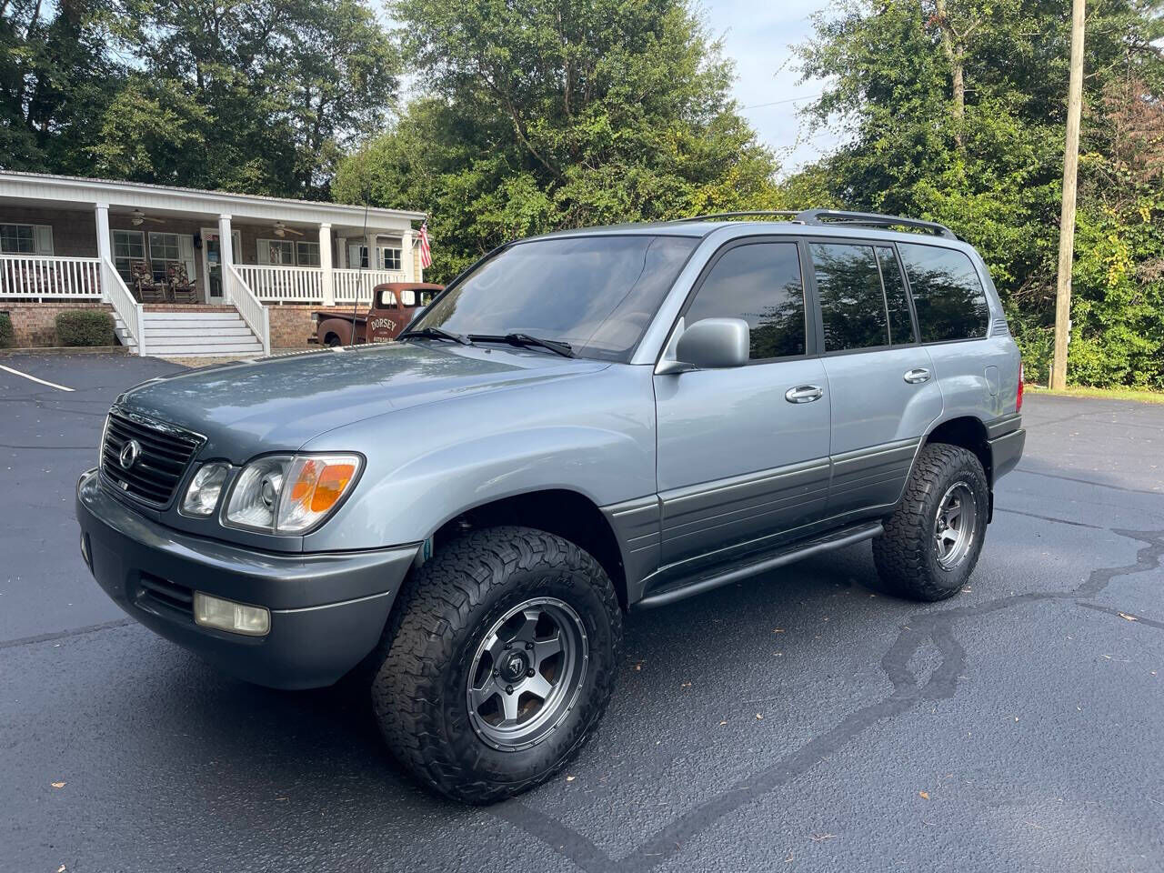 2001 LEXUS LX