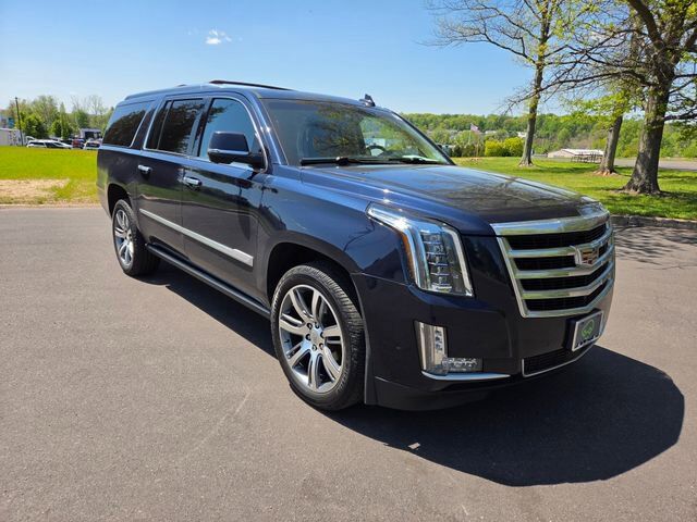 2017 CADILLAC Escalade ESV