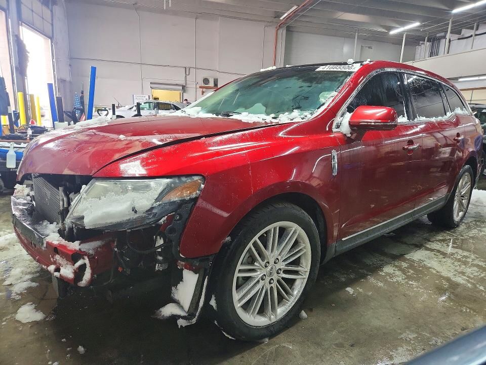 2013 LINCOLN MKT