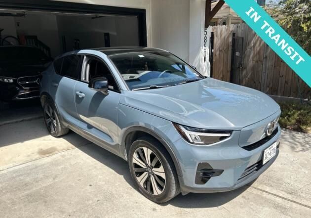 2023 VOLVO C40