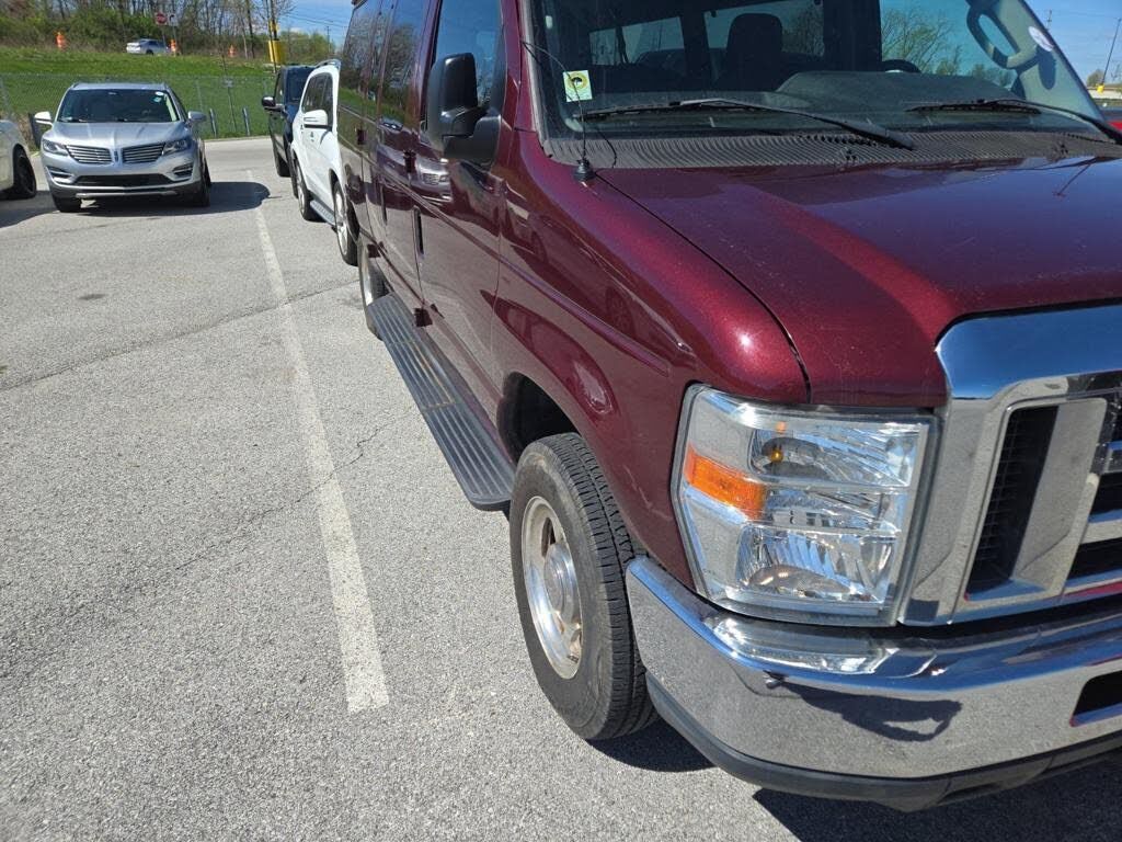 2011 FORD E-350