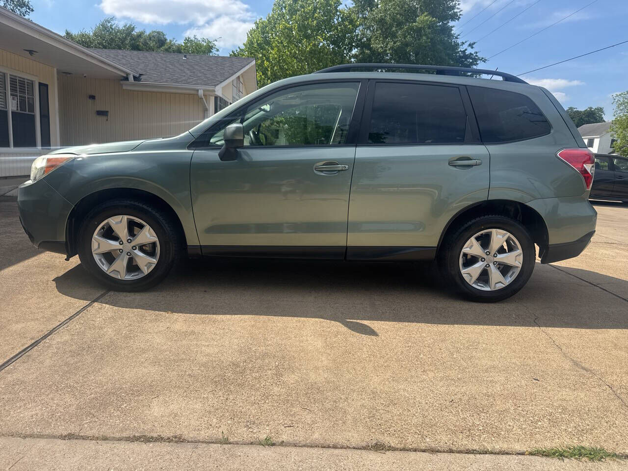 2015 SUBARU Forester