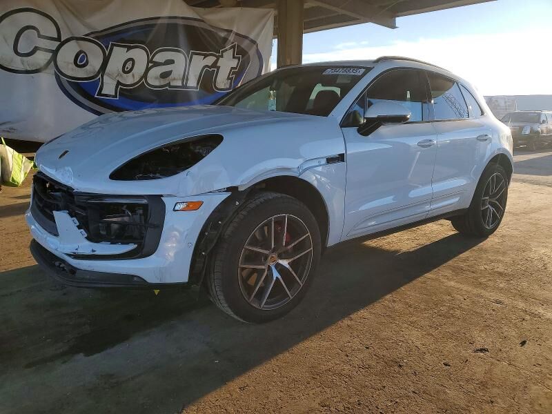 2022 PORSCHE Macan