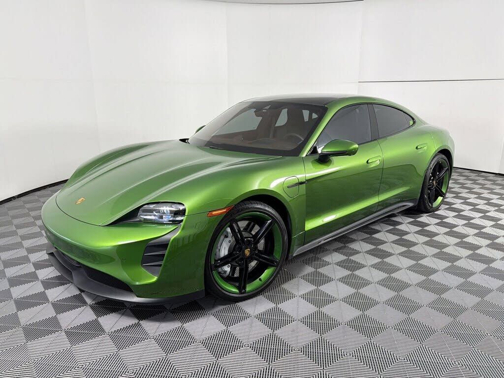 2023 PORSCHE Taycan