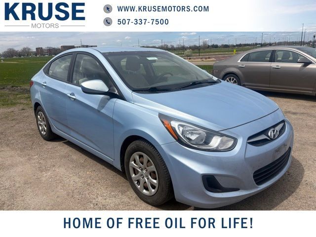 2013 HYUNDAI Accent