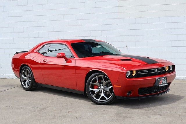 2017 DODGE Challenger