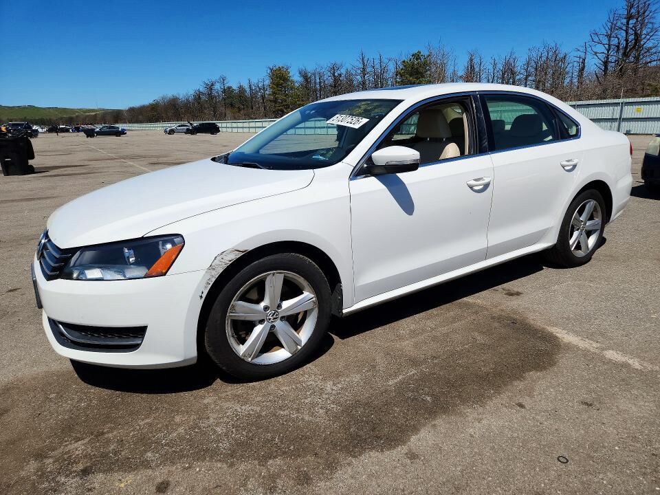 2013 VOLKSWAGEN Passat