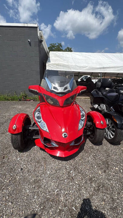 2011 CAN-AM Spyder