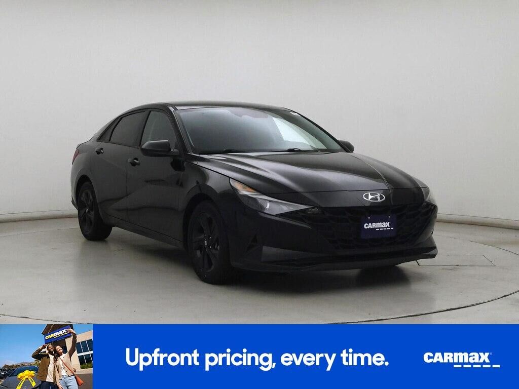 2022 HYUNDAI Elantra