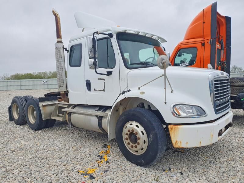 2005 FREIGHTLINER M2