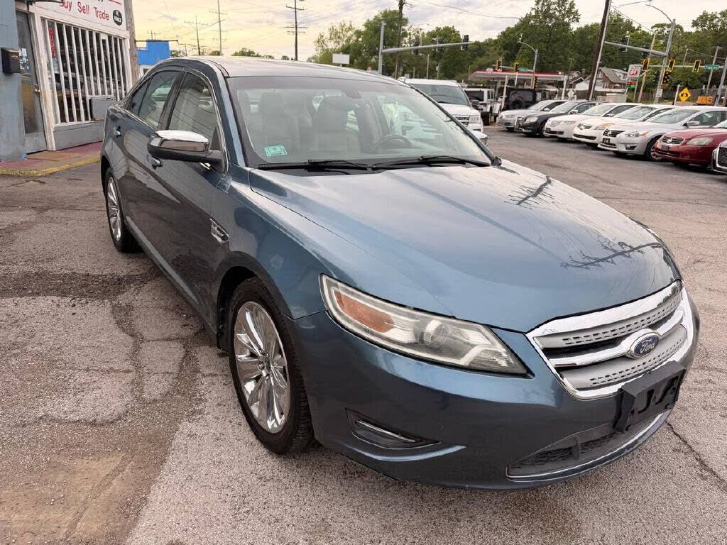 2010 FORD Taurus