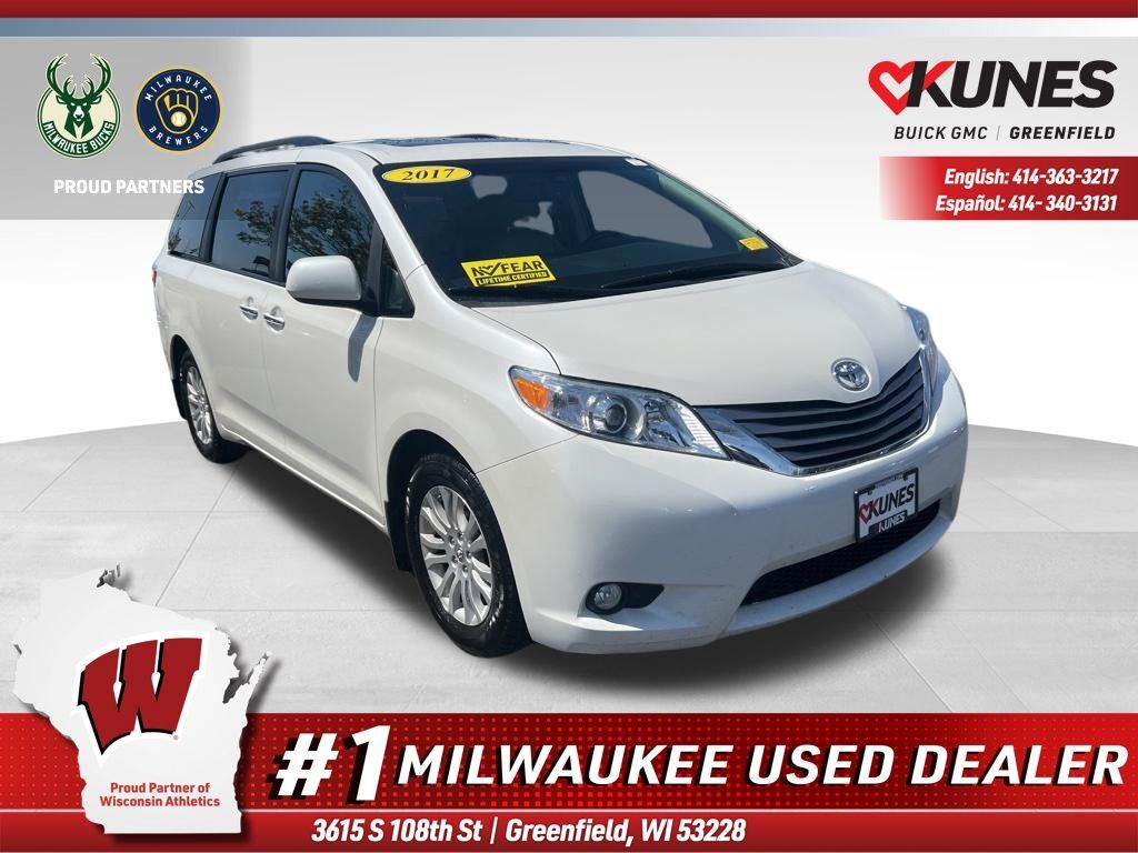 2017 TOYOTA Sienna