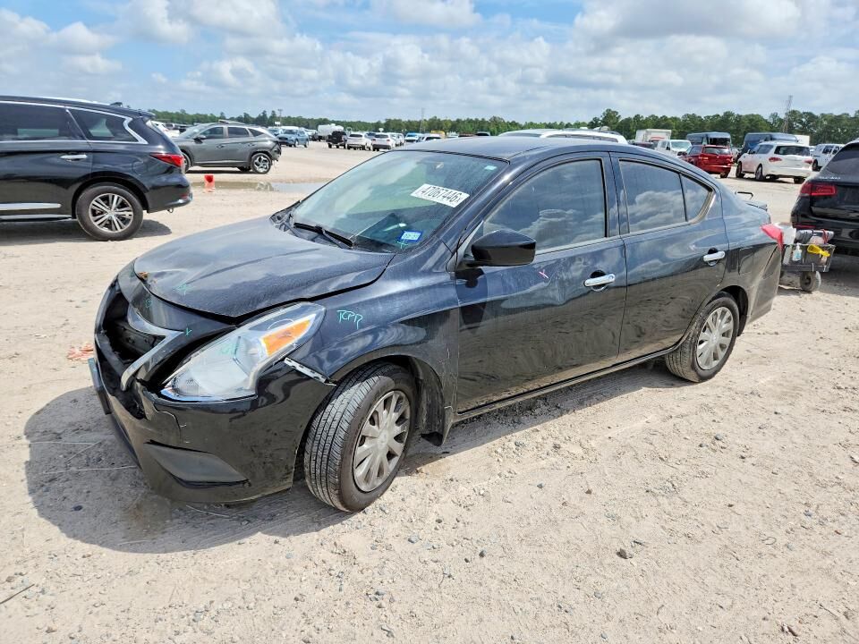 2016 NISSAN Versa