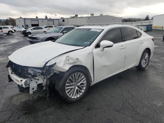 2013 LEXUS ES