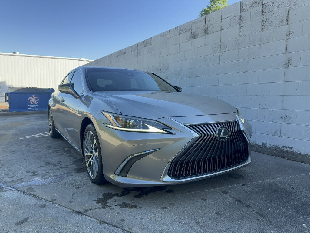 2020 LEXUS ES