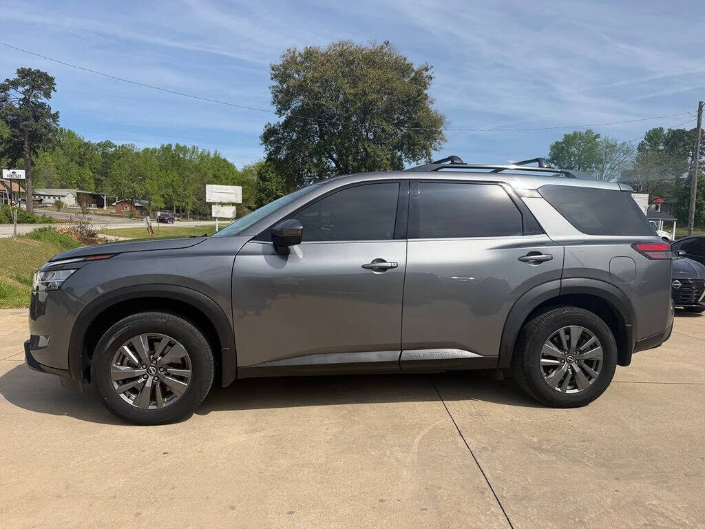 2022 NISSAN Pathfinder
